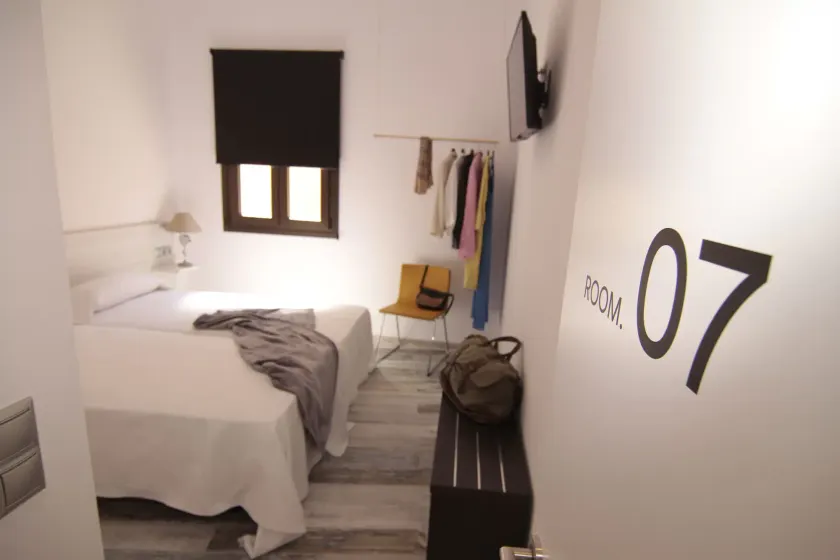 8 Rooms Tarifa - Image 1