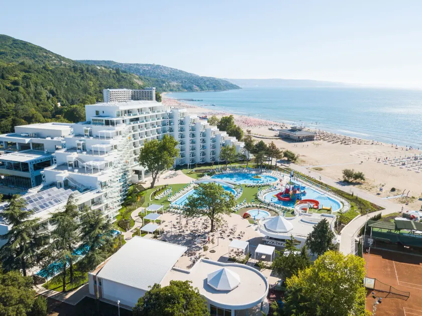 Maritim Hotel Paradise Blue - Image 1