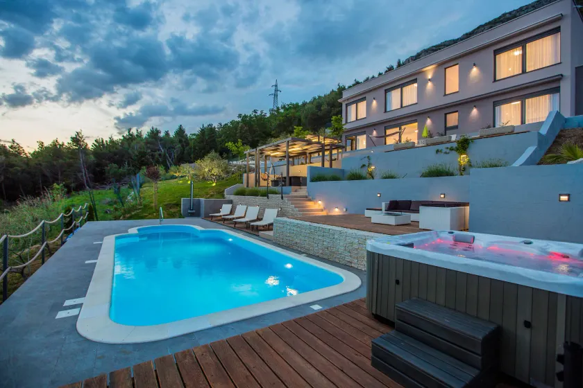 Luxury Villa Grand View - Image 1