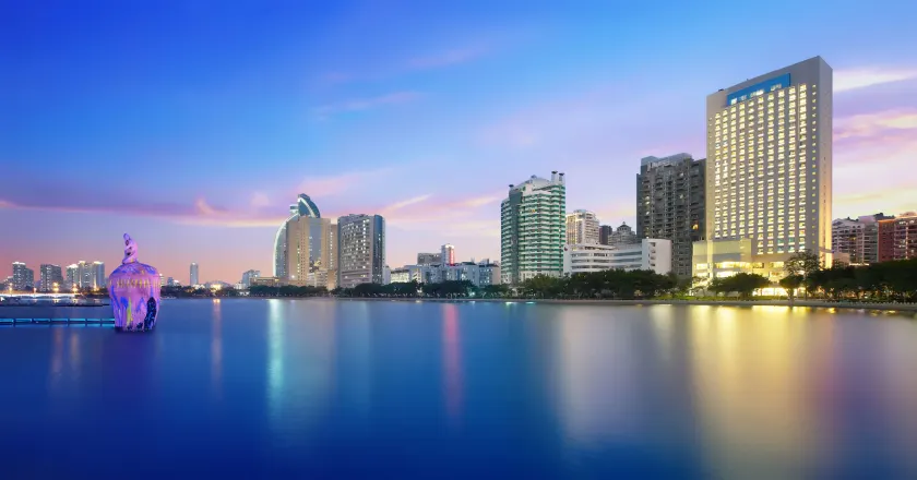 Xiamen Airlines Lakeside Hotel - Image 1