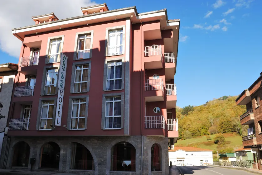 Los Acebos Cangas - Image 1