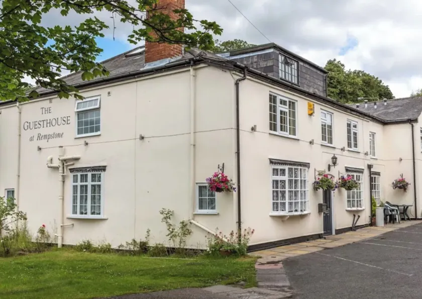 Apple Blossom Guesthouse - Image 1