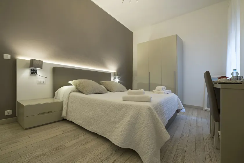 Al Portico Guest House - Image 1