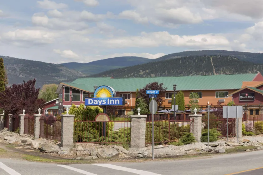 Days Inn by Wyndham Penticton Conference Centre - Image 1