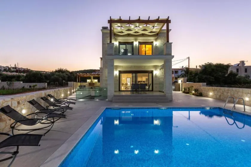 Villa adatta alle famiglie con giardino, griglia e piscina privata | Vista sulla città | Accanto alla spiaggia - Image 1