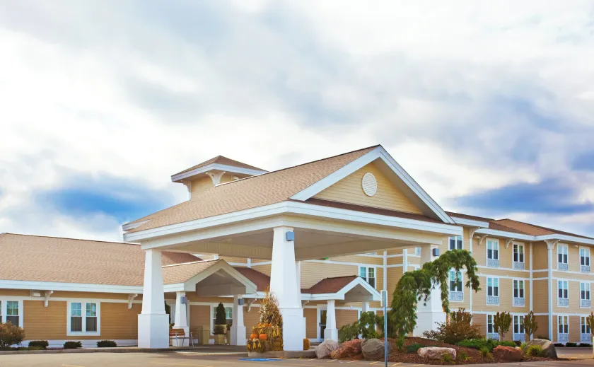 Holiday Inn Express & Suites Iron Mountain by IHG - Image 1