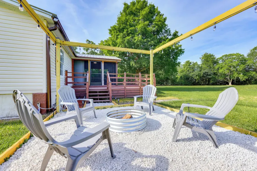 Palatka Hideaway w/ Fireplace & Private Porch - Interiør