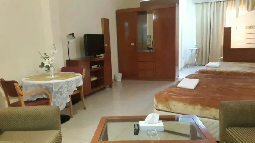 Al Raien Hotel Apartment - Image 1