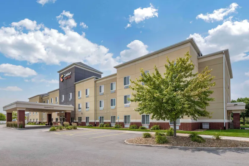 Comfort Suites Coralville I-80 - Image 1