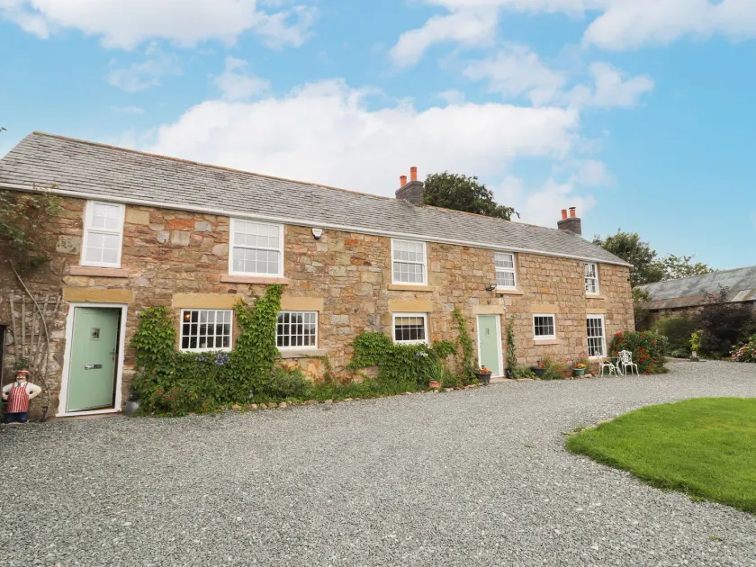 Cae Adar Farm - Image 1