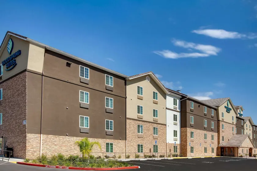 WoodSpring Suites Bakersfield East - Image 1