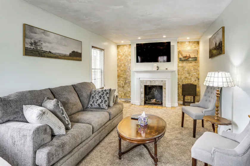 Timeless Charm in the Heart of Steubenville - Image 1