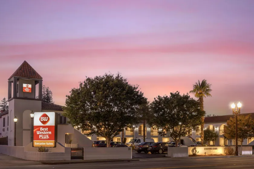 Best Western Plus Executive Suites - Image 1