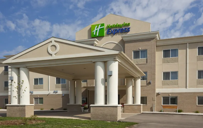 Holiday Inn Express Devils Lake by IHG - Image 1