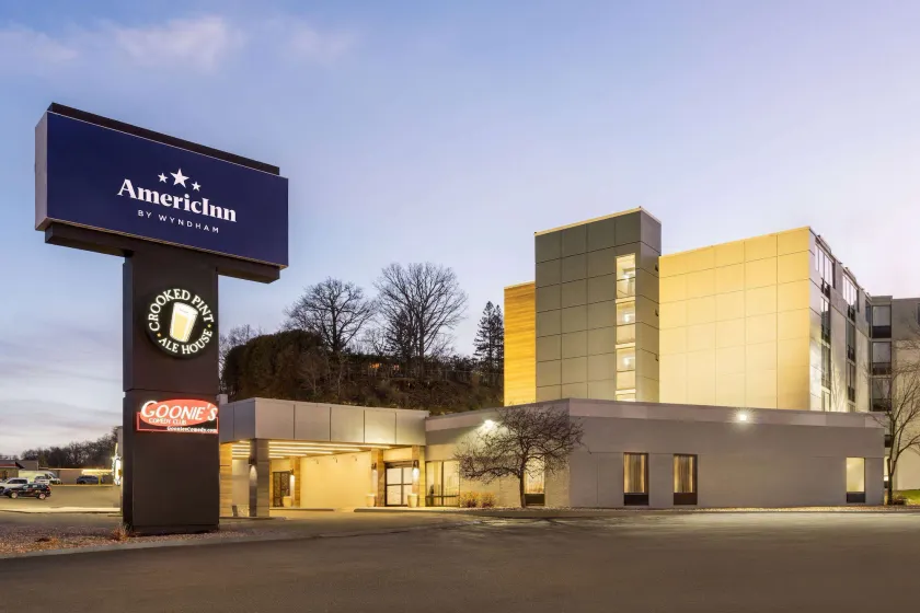 AmericInn by Wyndham Rochester Near Mayo Clinic - Image 1
