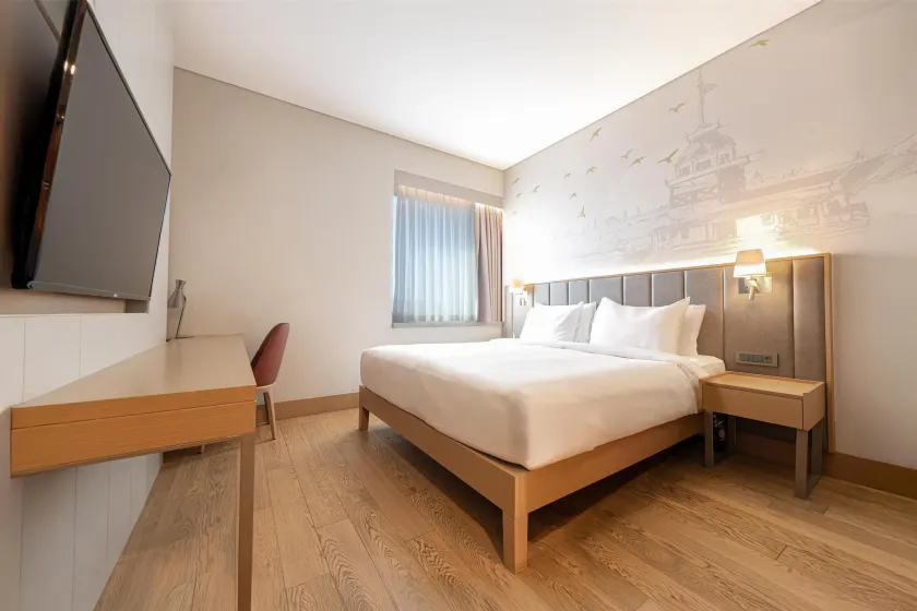 Radisson Hotel Istanbul Harbiye - Image 1