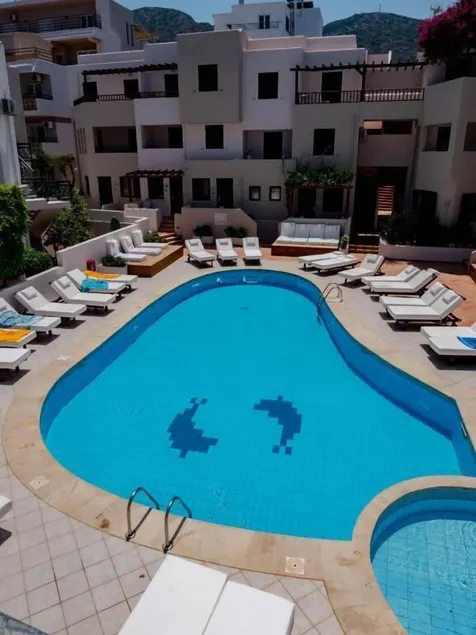 Elmi Beach Hotel & Suites - Image 1