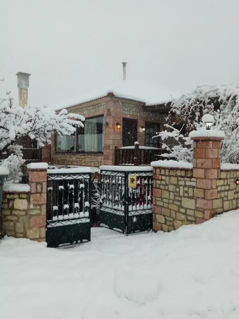 Guesthouse Kastania Korakis - Image 1