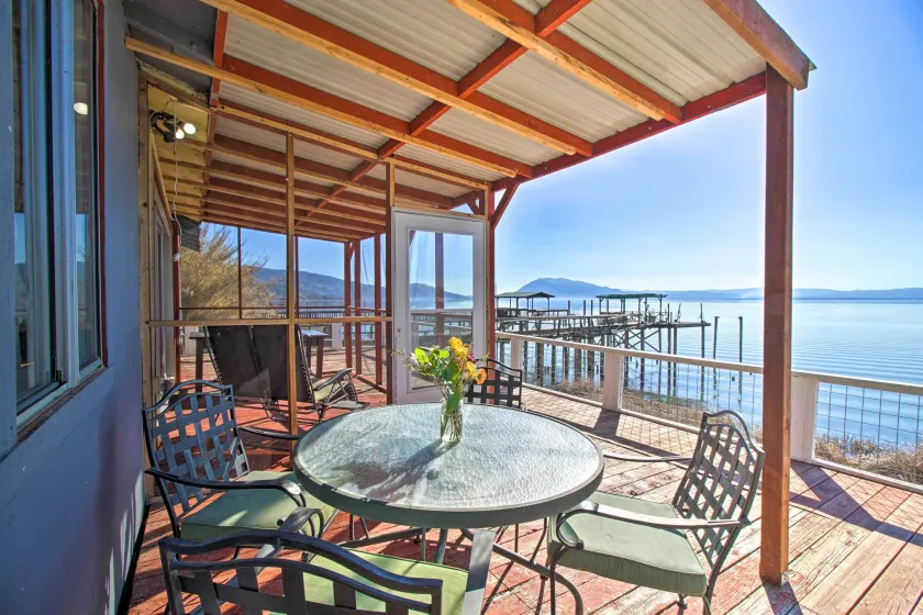 Lakefront Sanctuary w/ Mount Konocti Views - Image 1