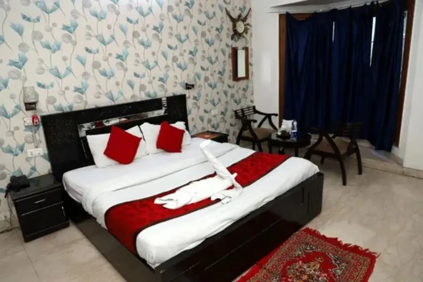 FabHotel Eshvan - Image 1