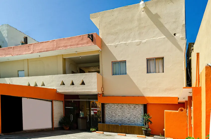 OYO Hotel Cabo Del Sur, Cabo San Lucas - Image 1