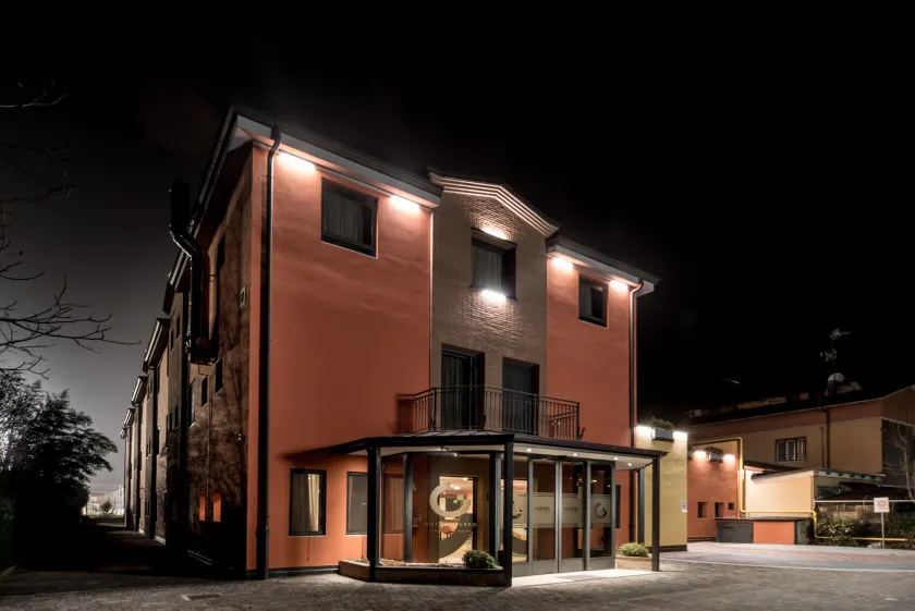 Hotel Guerro - Image 1