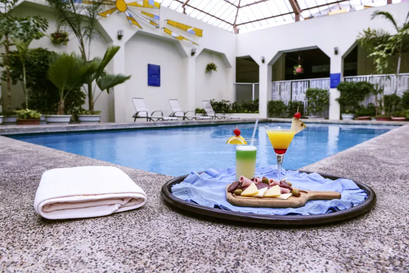 Hotel Ramada - Image 1
