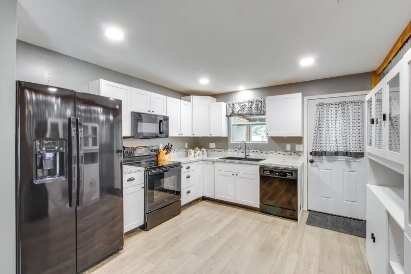 Spacious Ozawkie Home - Near Lake Perry! - Interior