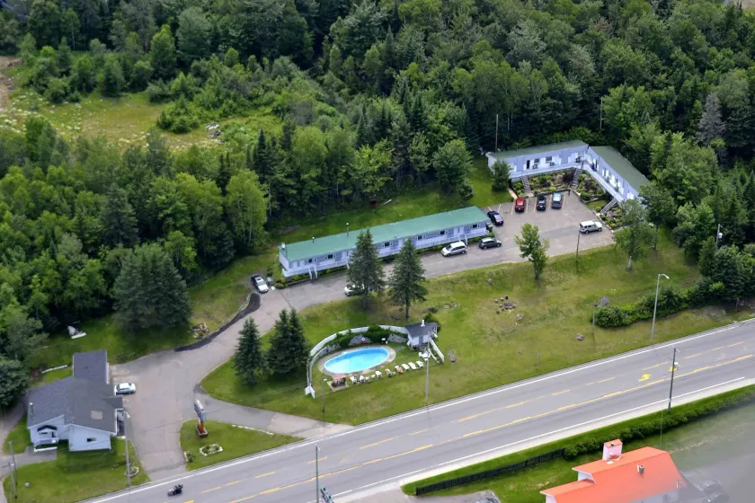 Motel Clair Mont - Image 1