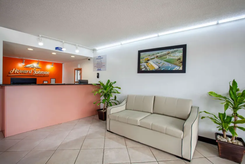 Howard Johnson by Wyndham Vero Beach/I-95 - Image 1