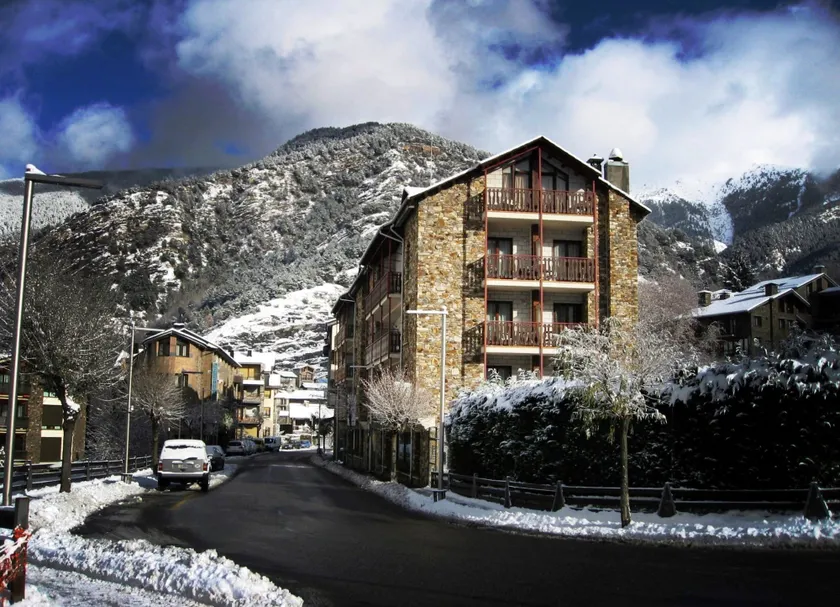 Hotel La Planada - Image 1