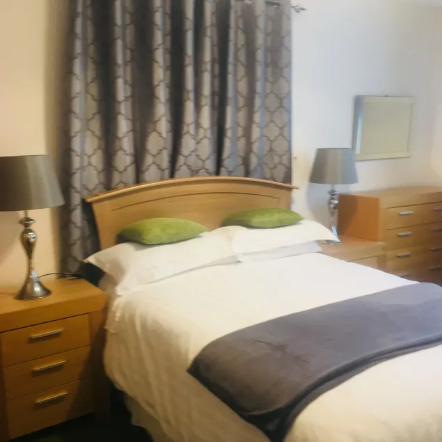 Ferrybridge Hotel - Image 1