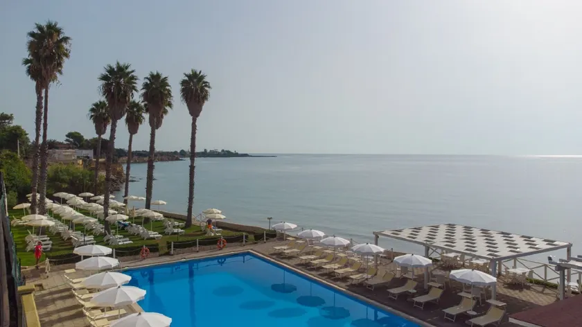 Hotel President Sea Palace - Image 1