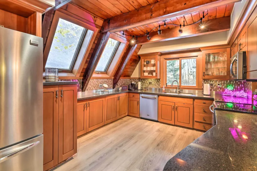 Rustic Lafayette A-frame Cabin w/ Game Room! - Interiør
