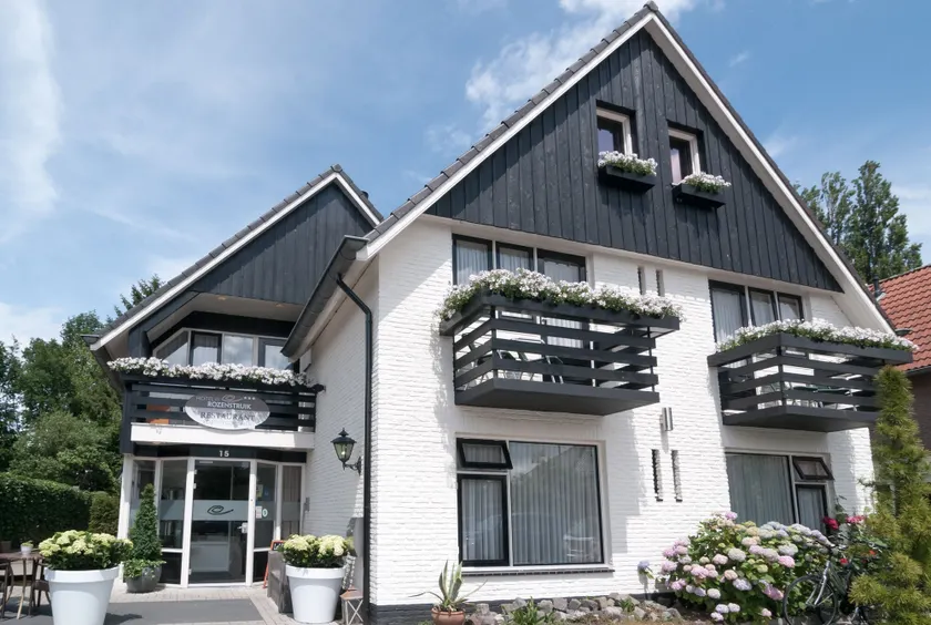 Hotel De Rozenstruik - Image 1