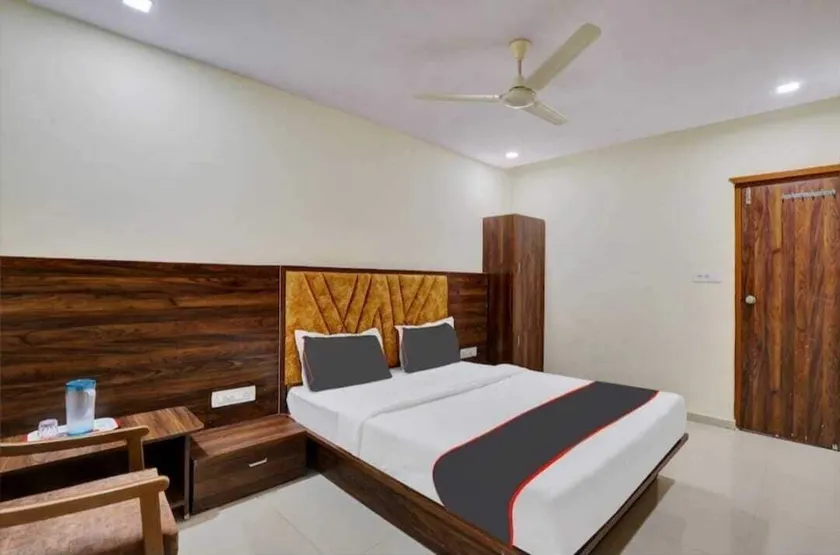 Hotel Neelkamal - Image 1