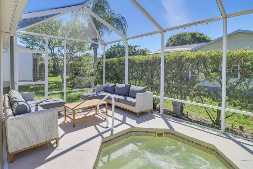 Hot Tub Hideaway - Golf Cart - The Villages - Image 1