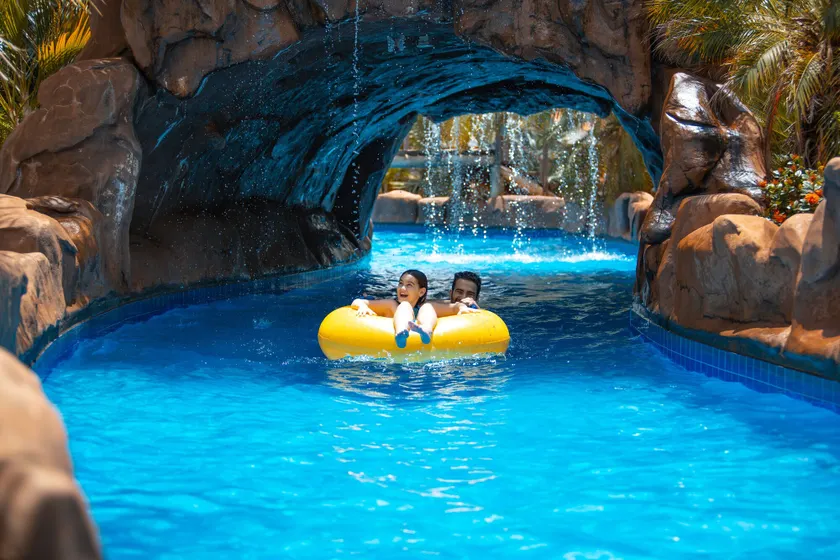 Grandes Lagos Resort - Image 1