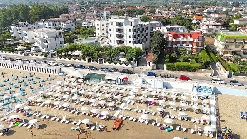 BAJAMAR BEACH HOTEL - Image 1
