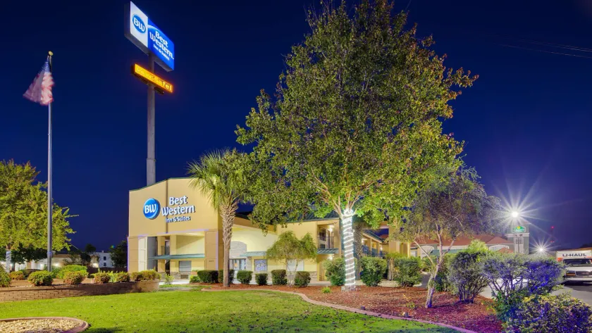 Best Western Inn & Suites of Macon - Image 1