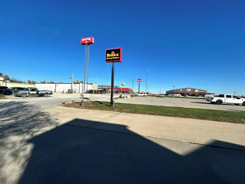 Relaxinn & Suites - Image 1