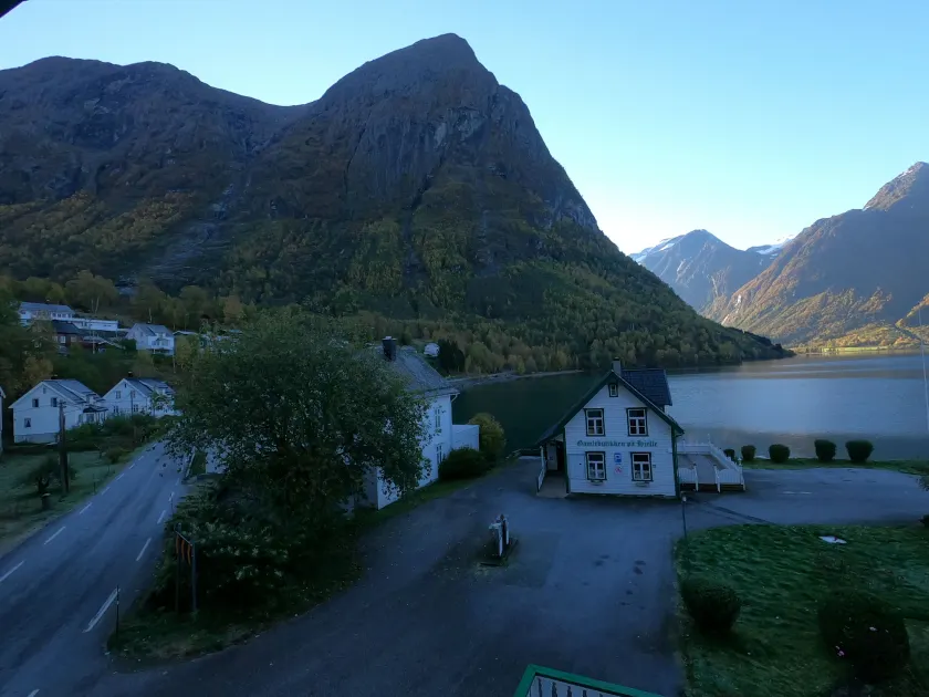 Hjelle Hotel - Image 1