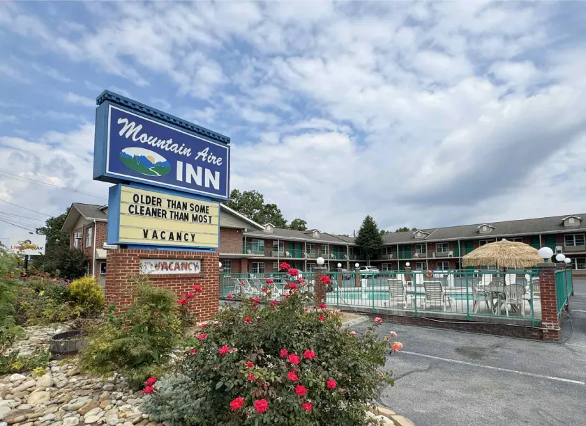 Mountain Aire Inn Sevierville - Pigeon Forge - Image 1