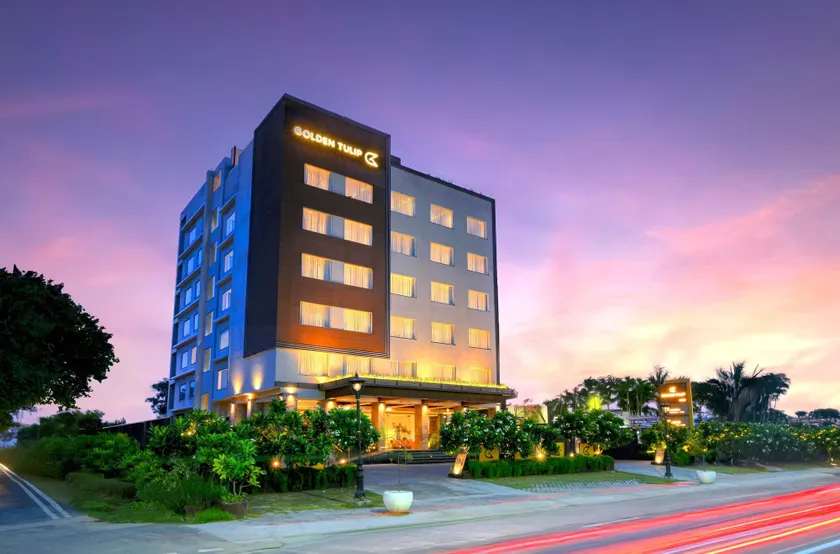 Golden Tulip Agra - Image 1