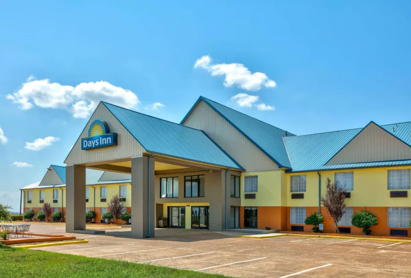 Days Inn by Wyndham Tunica Resorts - Image 1