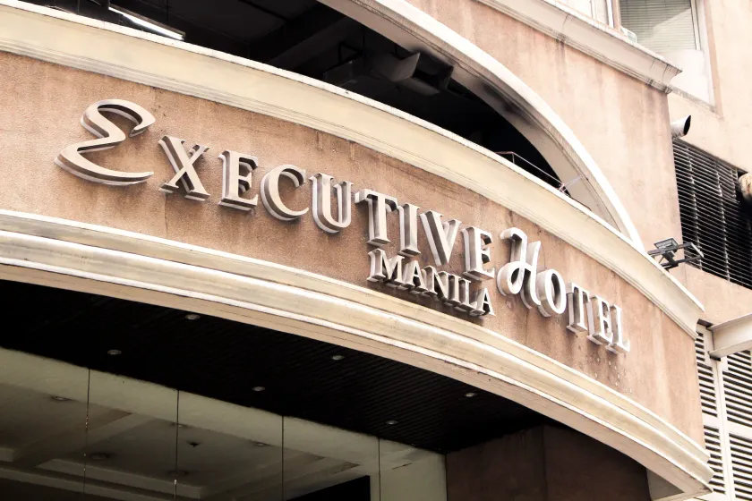 Executive Hotel - Image 1