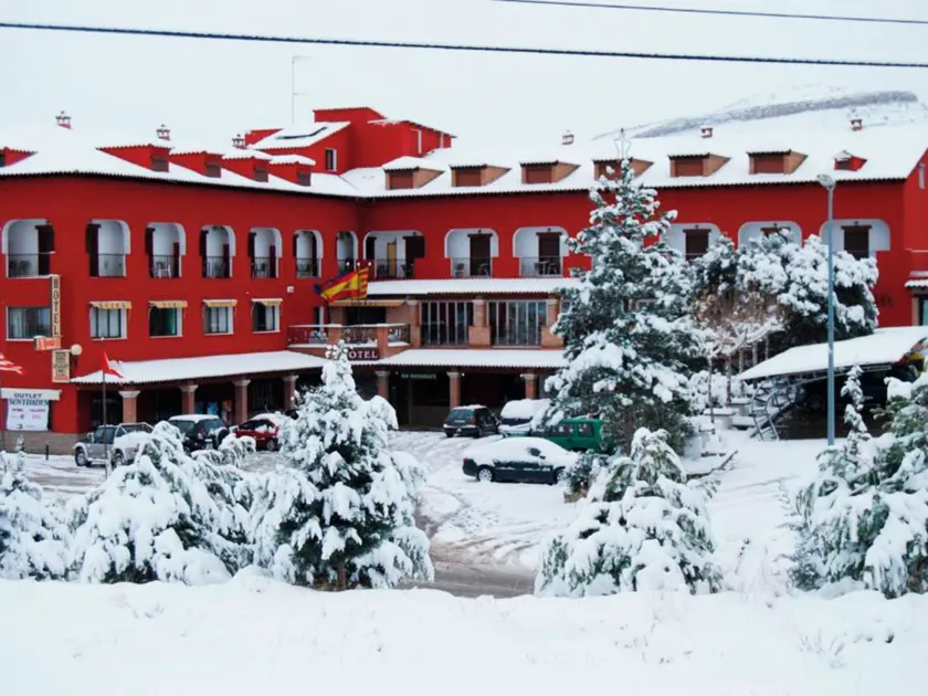 Hotel La Rueda 3000 - Image 1