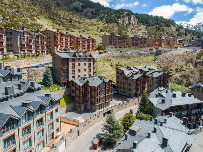 Esquirol Apartments - Image 1