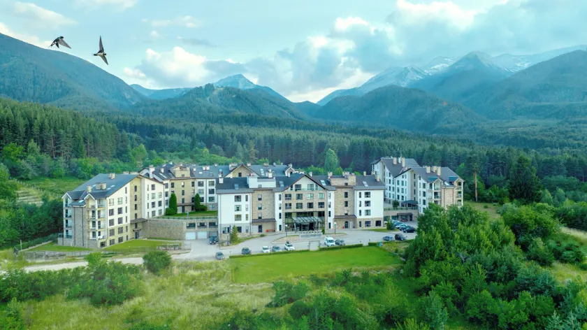 Saint George Palace Aparthotel - Image 1