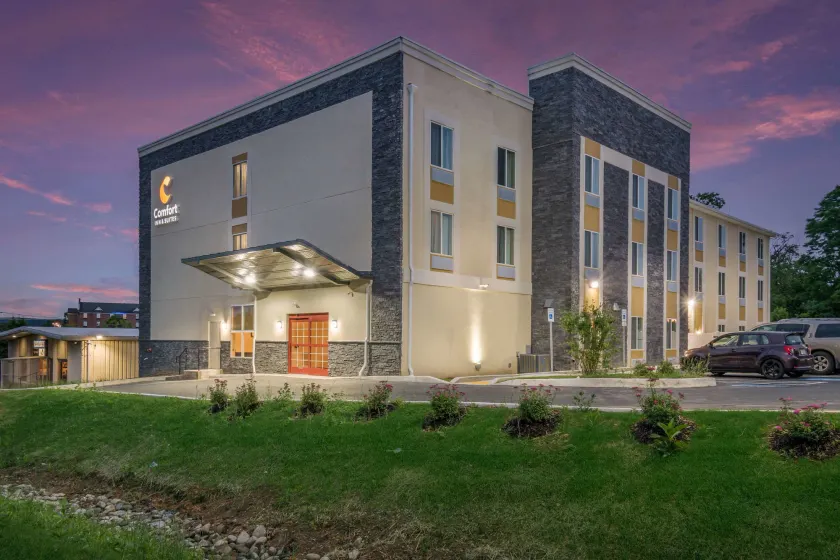 Comfort Inn & Suites Harrisburg - Hershey West - Image 1